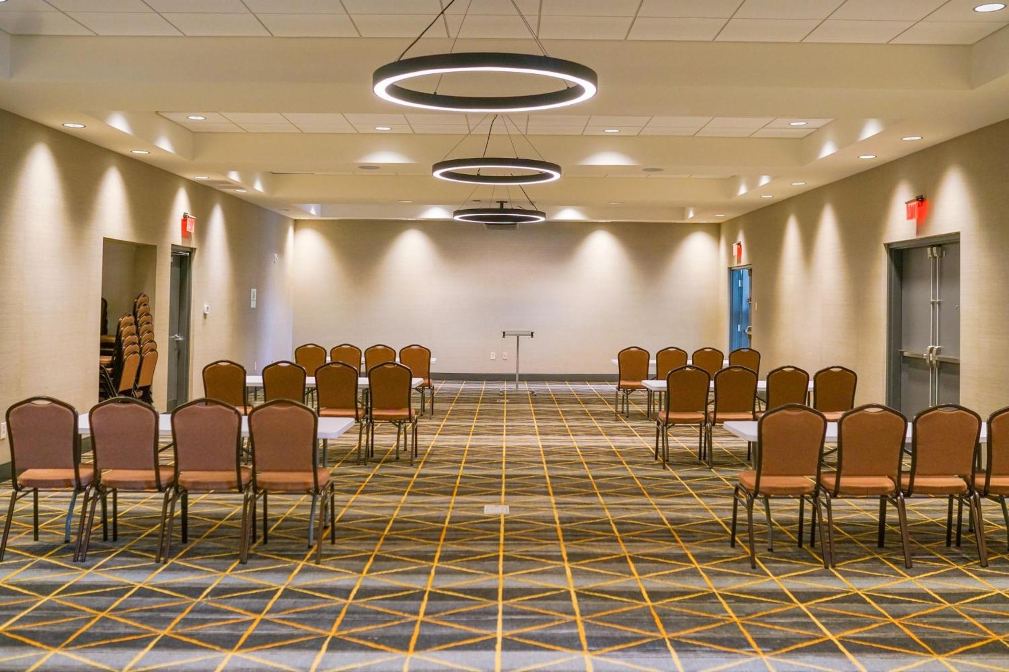 Holiday Inn & Suites - Fayetteville W-Fort Bragg Area By Ihg Εξωτερικό φωτογραφία